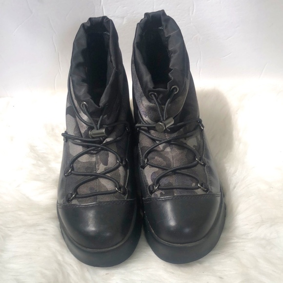 Prada Black Camouflage Nylon Lace-Up Boots with Red Logo Detail / COA - Picture 1 of 7
